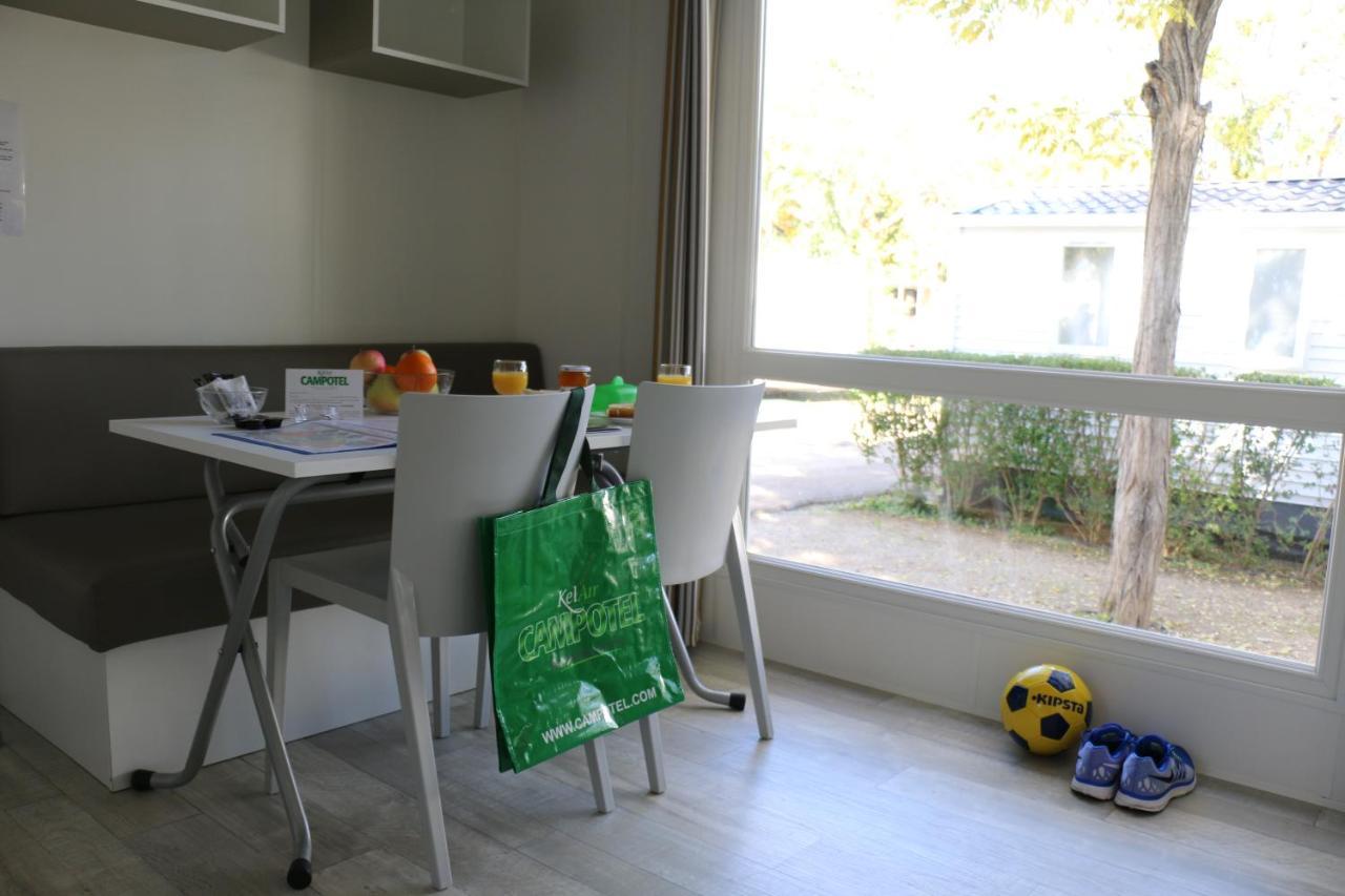 Mobile Homes By Kelair At Playa Montroig Camping Resort Тарагона Екстериор снимка