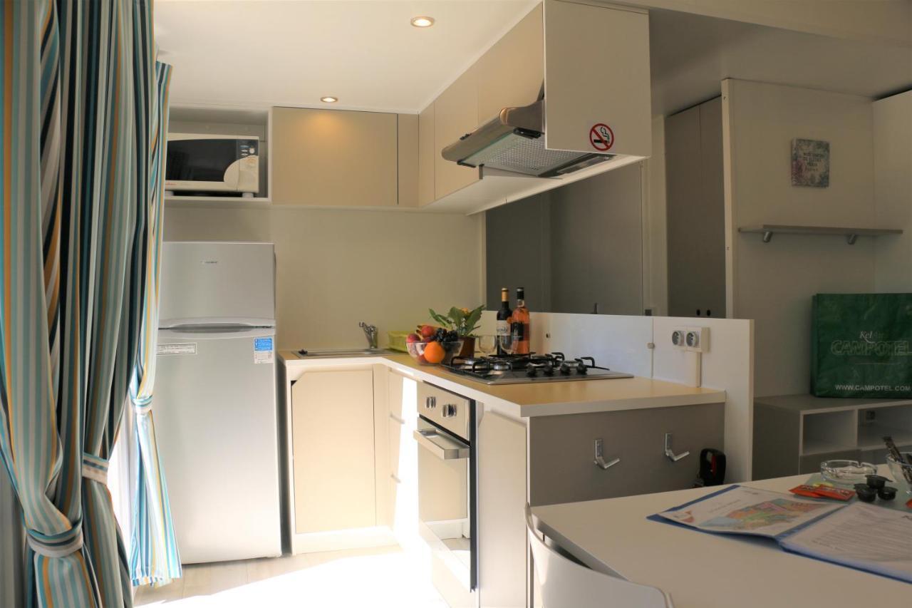 Mobile Homes By Kelair At Playa Montroig Camping Resort Тарагона Екстериор снимка